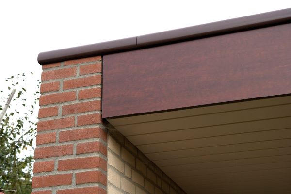 Architectonische dakranden voor een krachtig gebouwprofiel